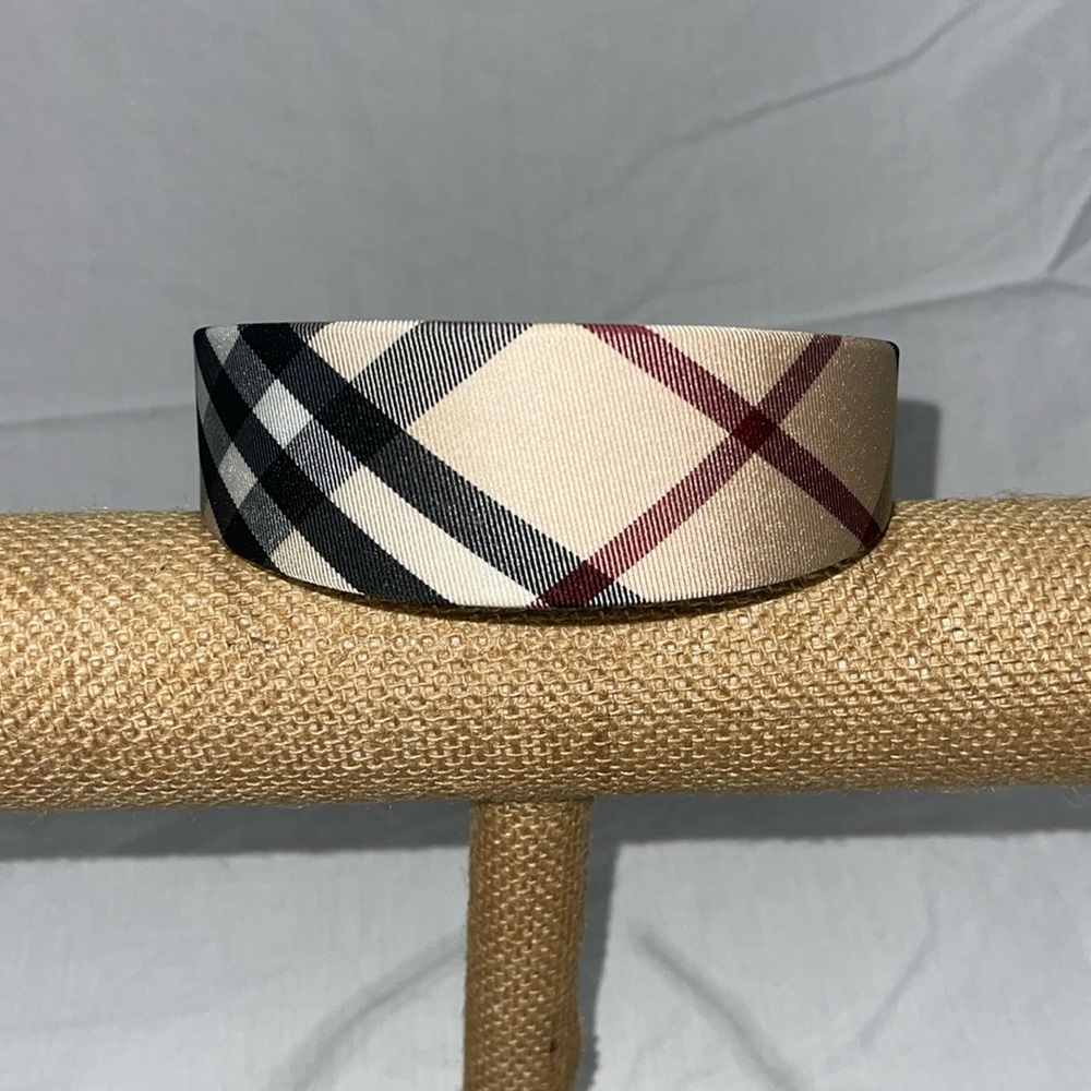 BURBERRY Nova Check Headband
-Headband interior logo Burberry 
- Vintage